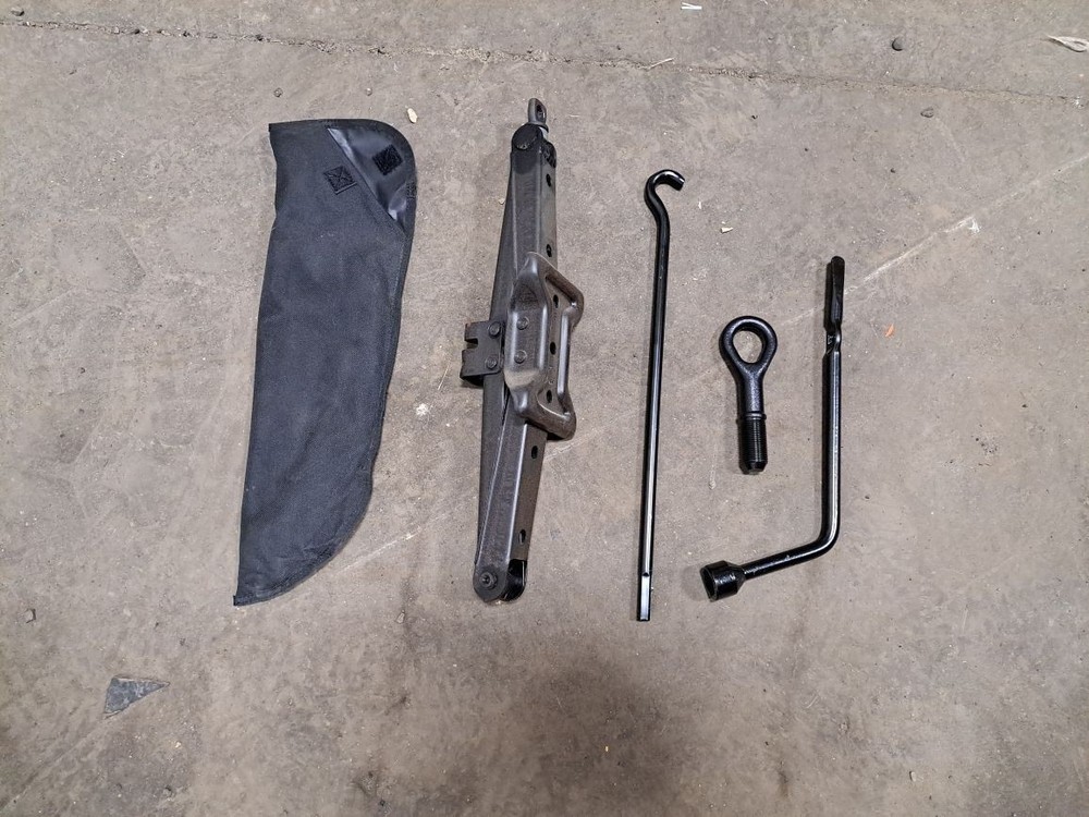 2012 Rav 4 Jack Sku#4416673