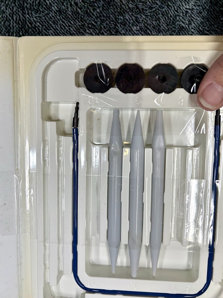 Vintage Denise Interchangeable Knitting Needles Set Blue Box ( incomplete) (E7)