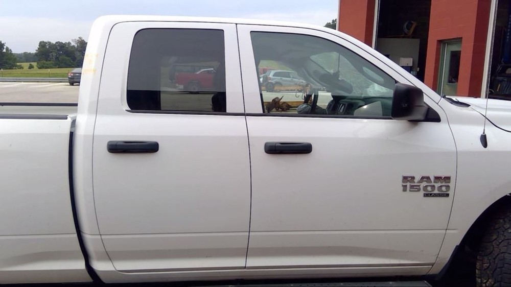 RAM 1500 2019 Air Shutter 655233