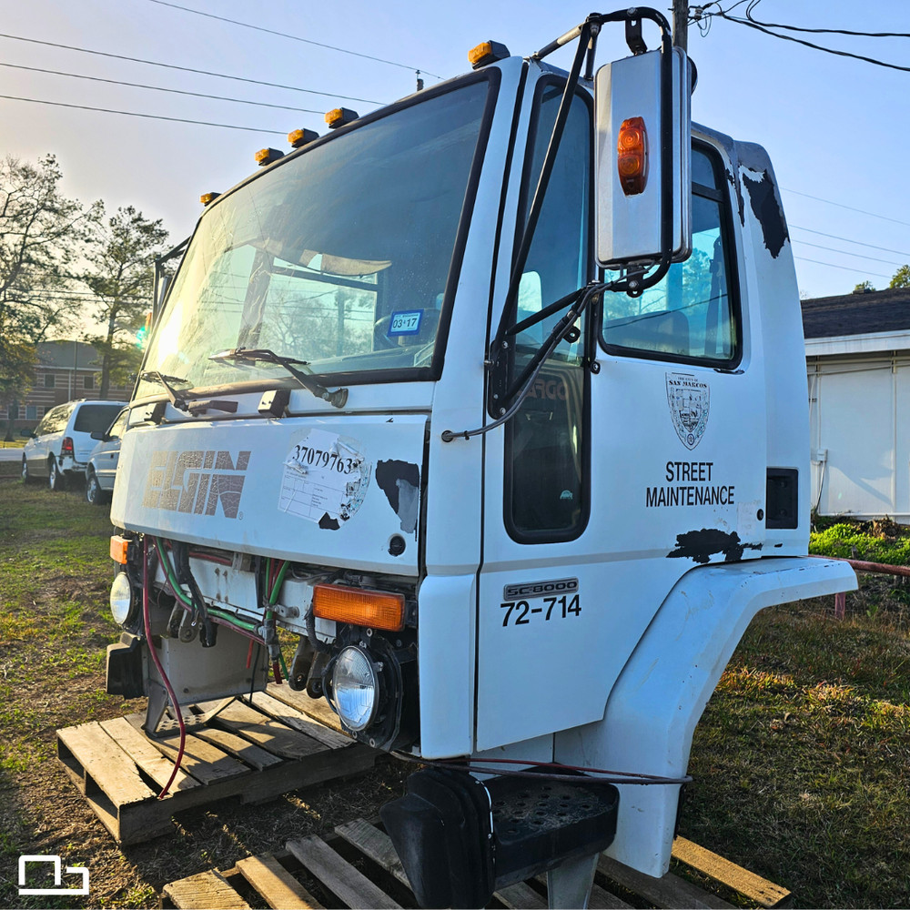 Used 2004 Sterling SC8000 Cargo | Cab Assembly