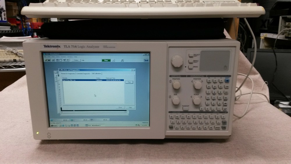 TEKTRONIX TLA714 LOGIC ANALYZER WIN 2000 OS w/TLA7N2