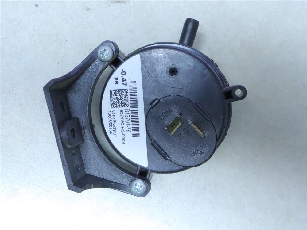 GOODMAN B13701-76 Air Pressure Switch