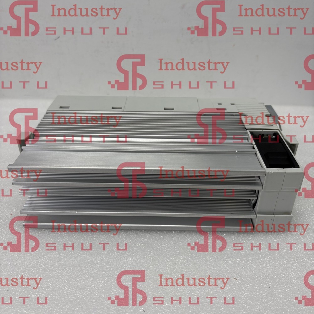 1pcs lenze E82EV222K4C200 E82EV222_4C200 Frequency changer Quality Guarantee