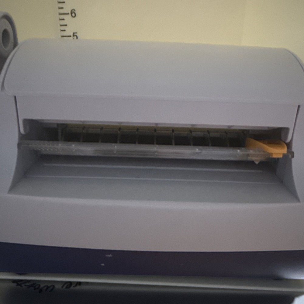Xyron 510 Creative Station Sticker Machine Laminate Laminator
