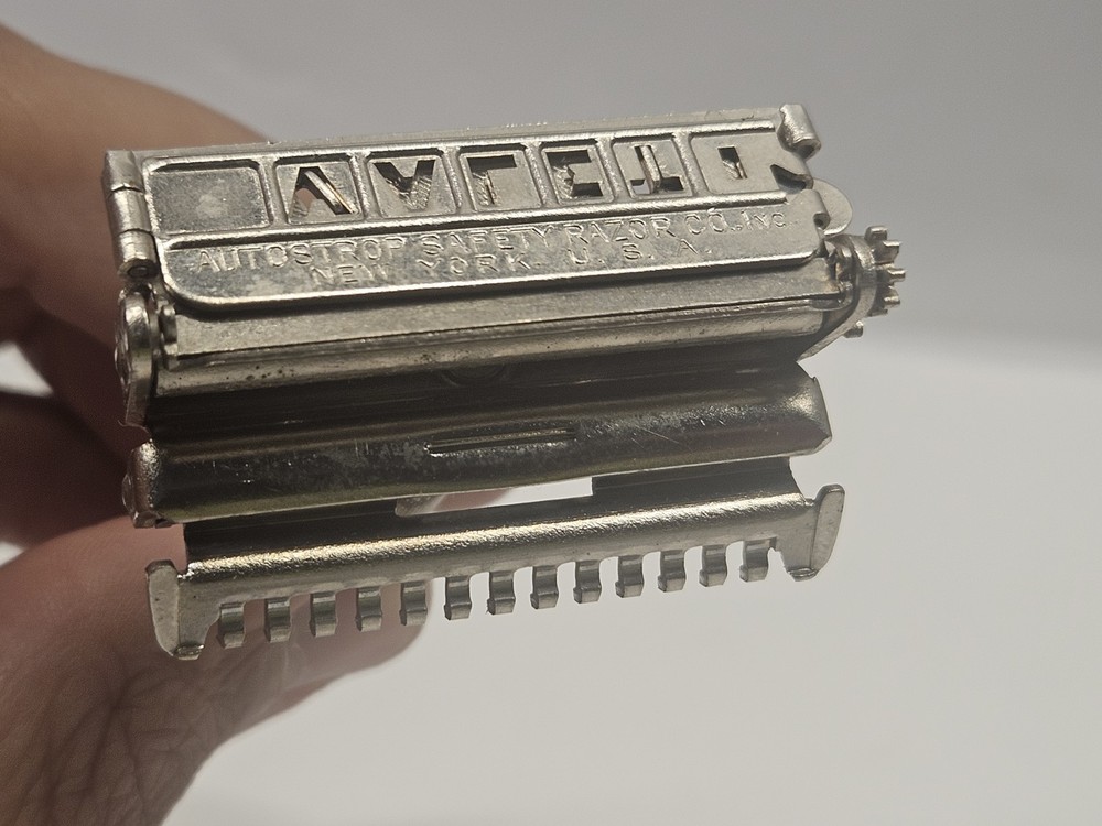 Vintage Valet Auto Strop Razor With Box