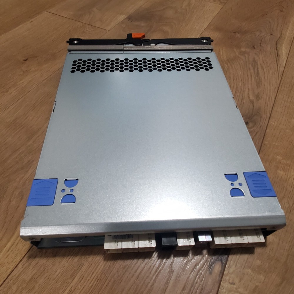 NetApp E2700A Disk Array Drive Module I/F-6 A100069 SAS 111-02853+C1 111-02853