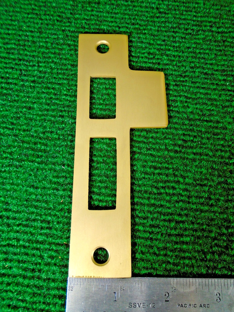 BRASS 5 1/2" ENTRY LOCK STRIKEPLATE - REVERSIBLE (33131)