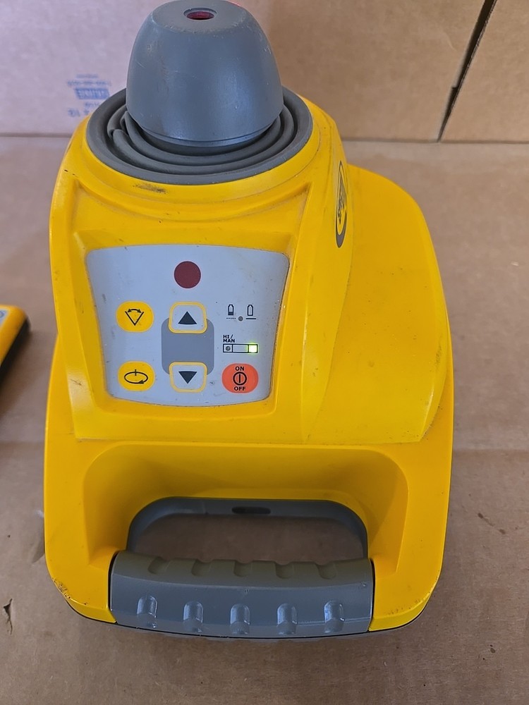 Spectra Trimble HV301 Laser With Remote And Case