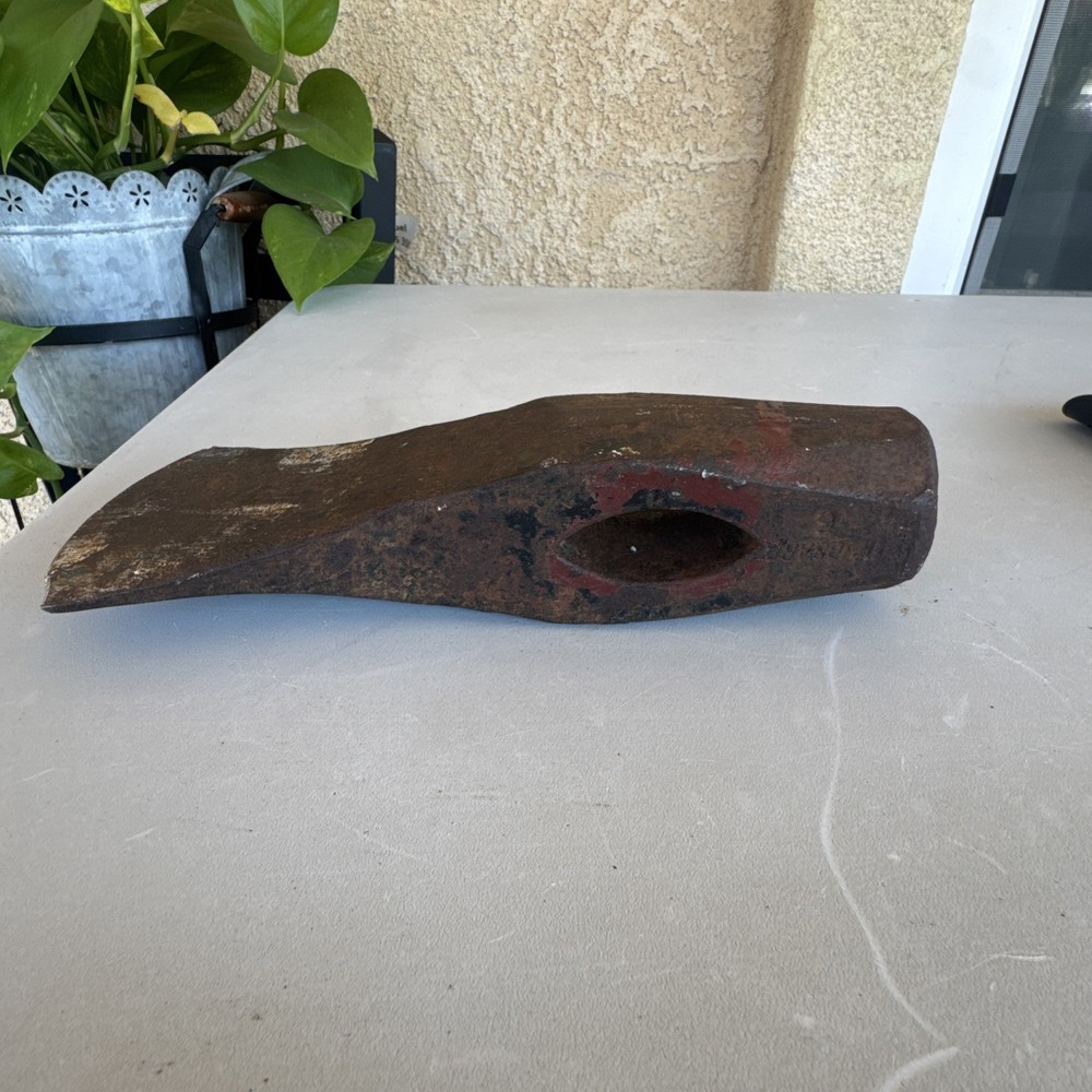 Vintage Axe Hubbard #6