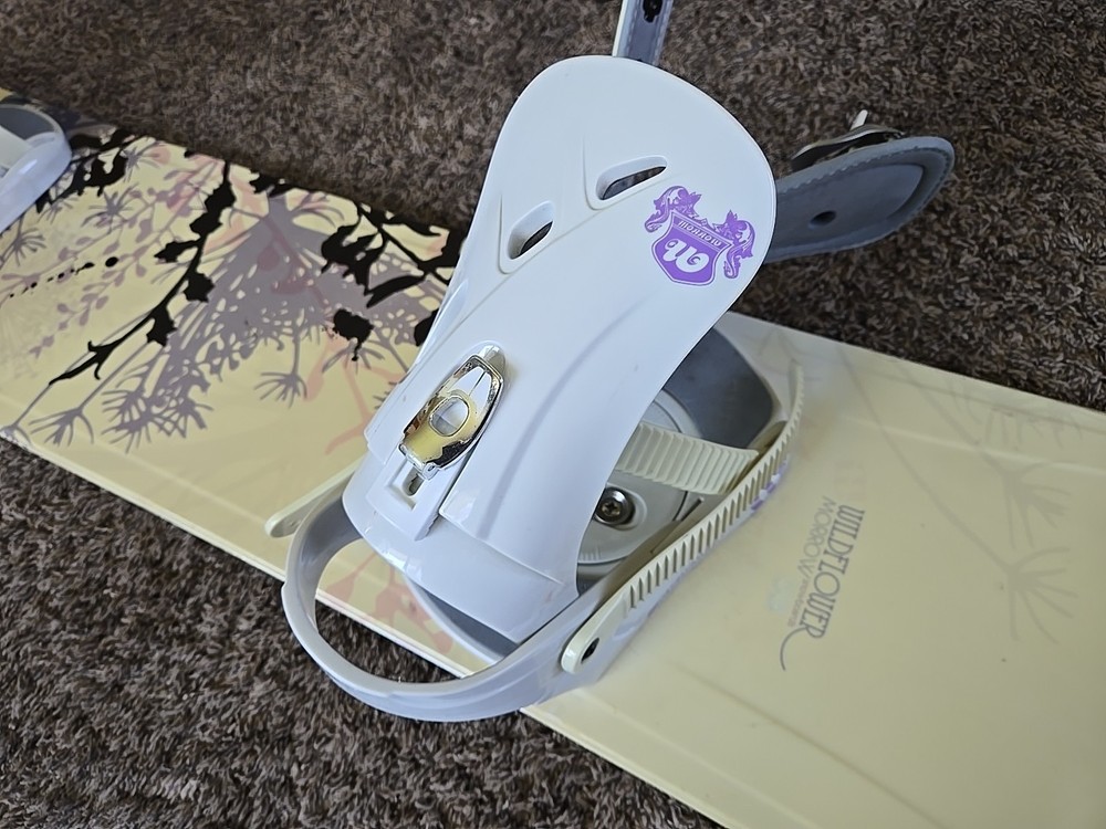 MORROW WILDFLOWER 53 SNOWBOARD WITH BINDINGS