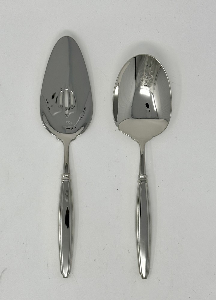 Oneida Octave 2 Piece Entertainment Set Quality 18/10 Stainless