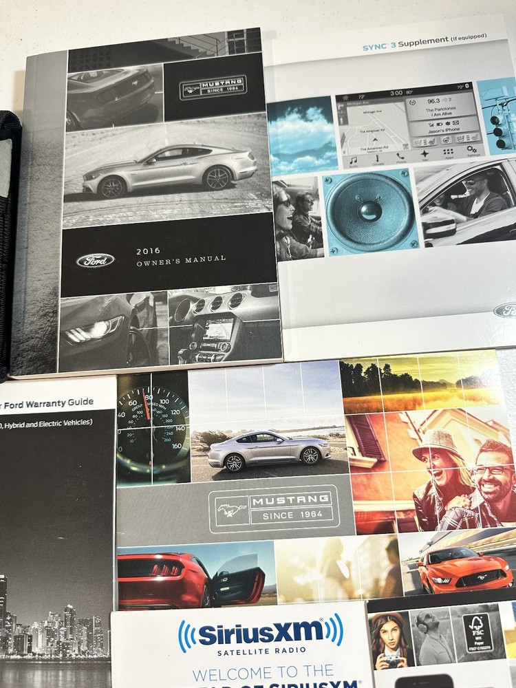 2016 Ford Mustang Owner's Manual Set