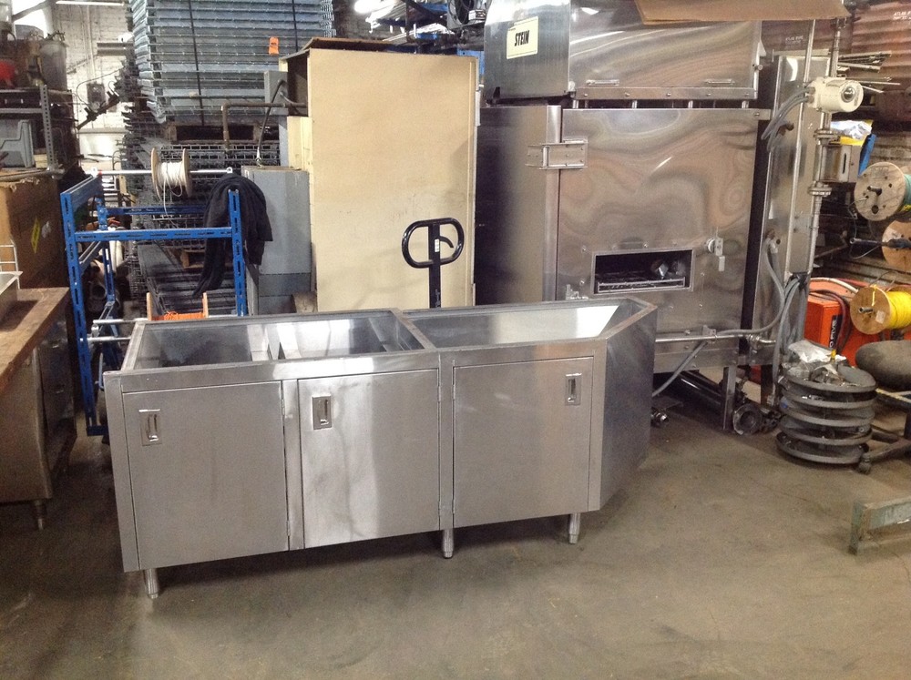 Large Stainless Steel Wait Station