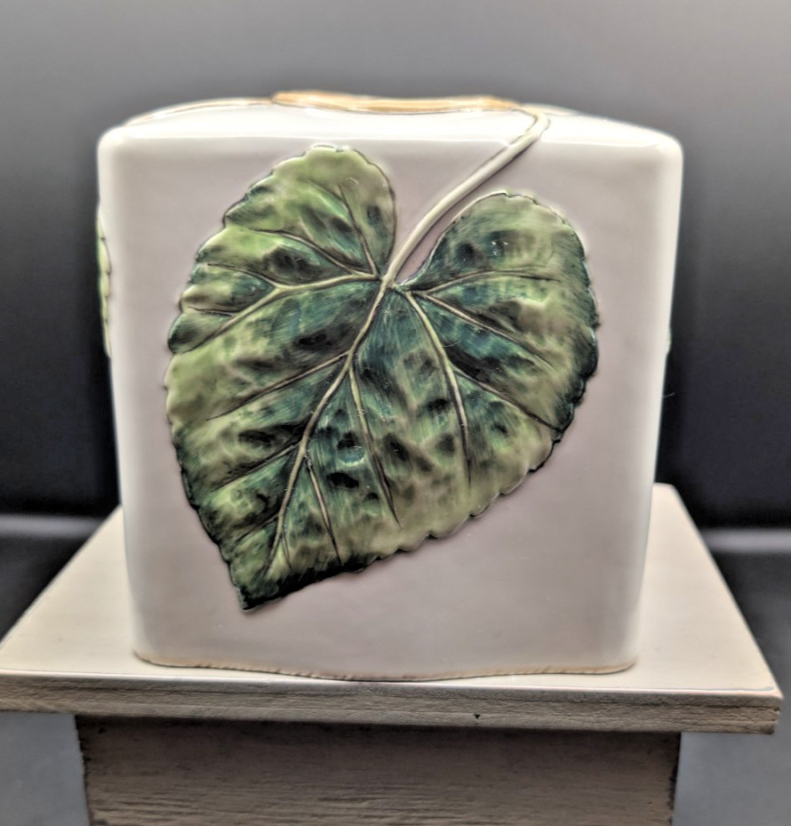 Fitz and Floyd Classics Manhattan Garden Ceramic Tissue Box Cover