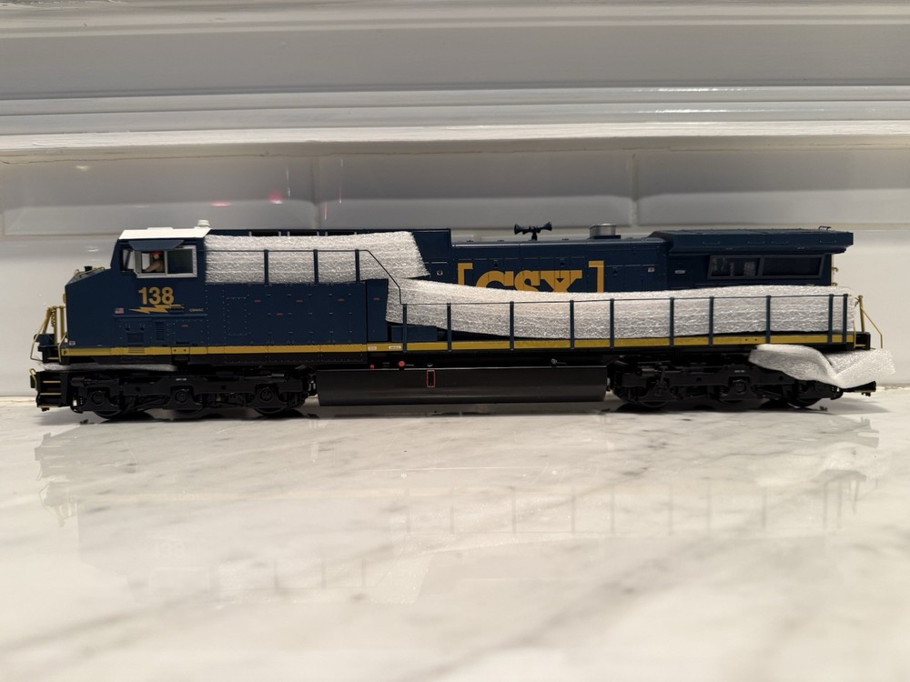 MTH 20-20395 CSX O Scale Premier AC4400 Diesel Twin-Stack Freight Set