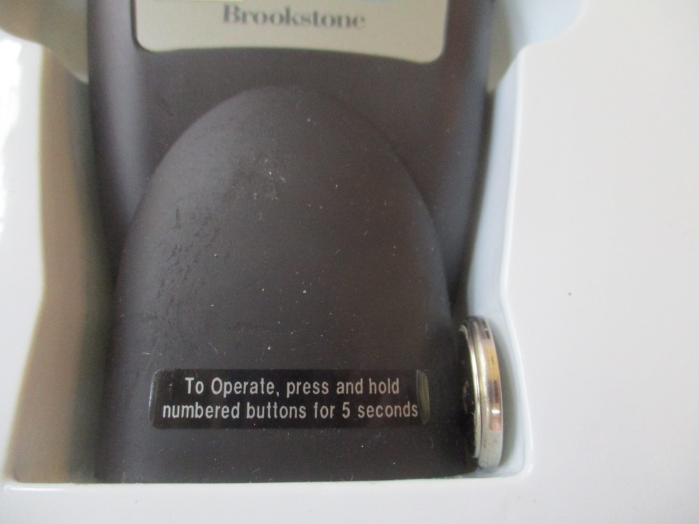 BROOKSTONE SMART FIND REMOTE CONTROL KEY FINDER