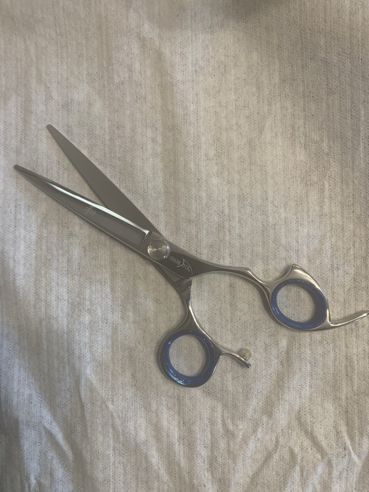 NEW SHARKFIN SHEARS 5.5” RT HAND NO CASE