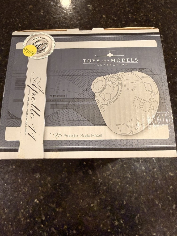 Apollo 11 Command Module Columbia model 1:25 Limited Edition 40th Kennedy Center
