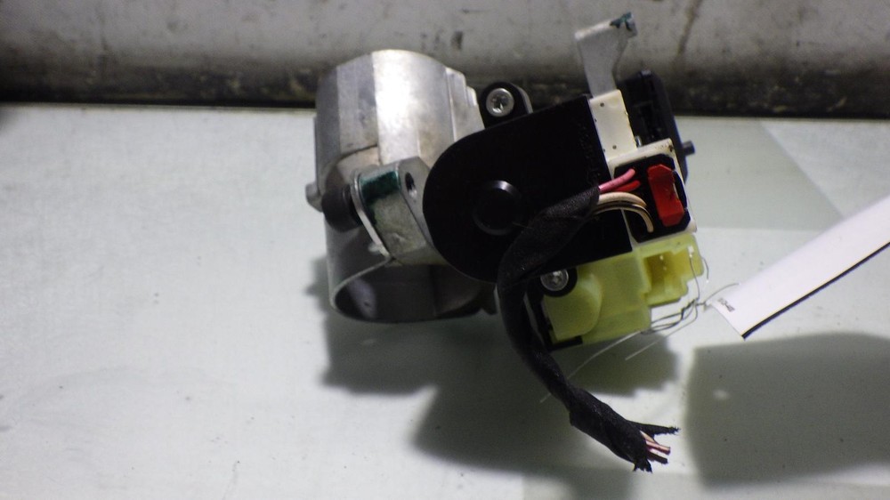 09 BUICK ENCLAVE Ignition W/Key 92184907