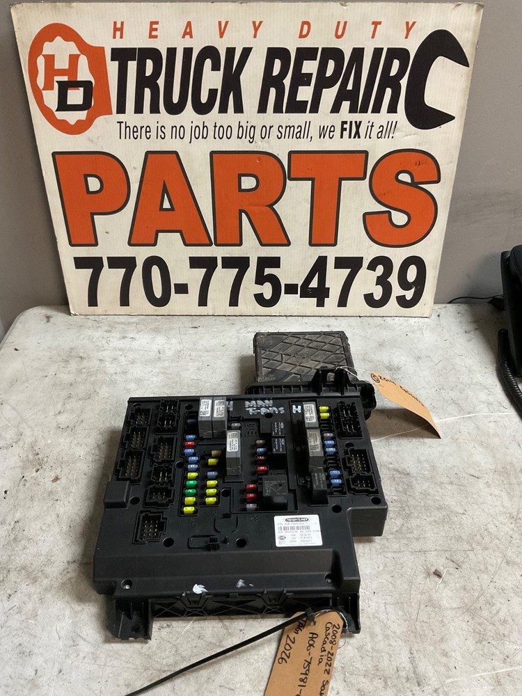 A06-75981-004 Sam's Cabin Module Freightliner