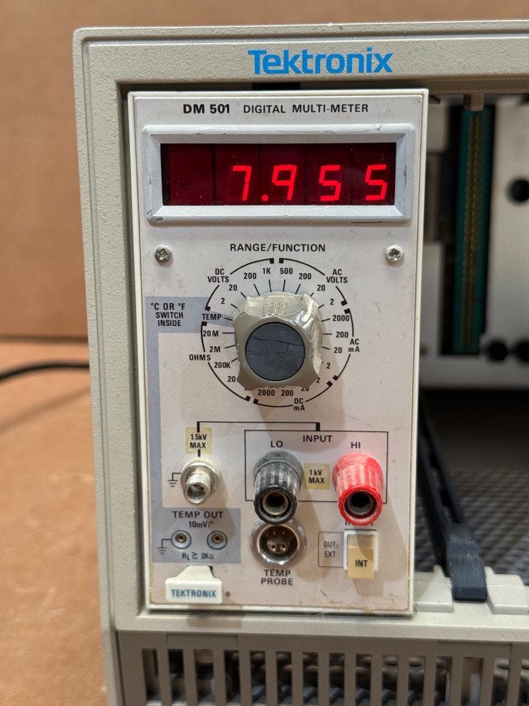 Tektronix DM501 Digital Multimeter