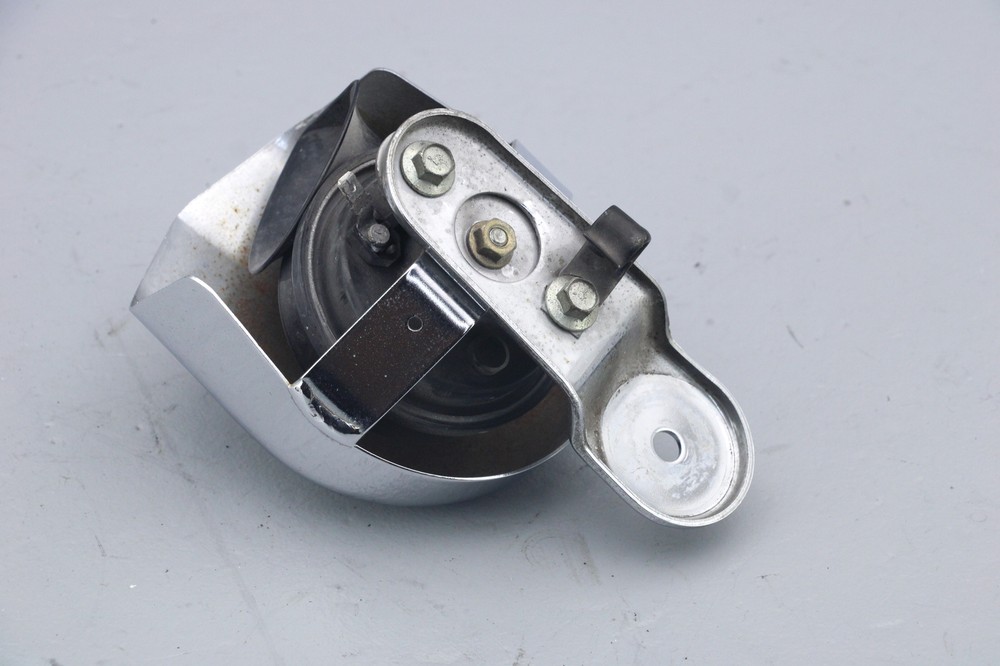 2004 Harley Road King Horn & Cover Assembly CHROME