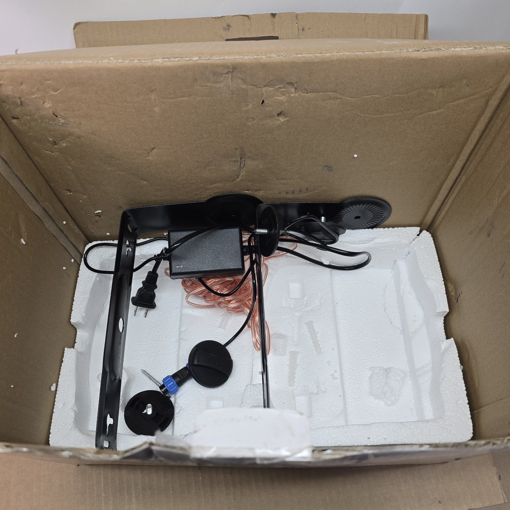 Pyle Waterproof Wall Mount Speaker System - 5.25 Inch Active + Passive Pair