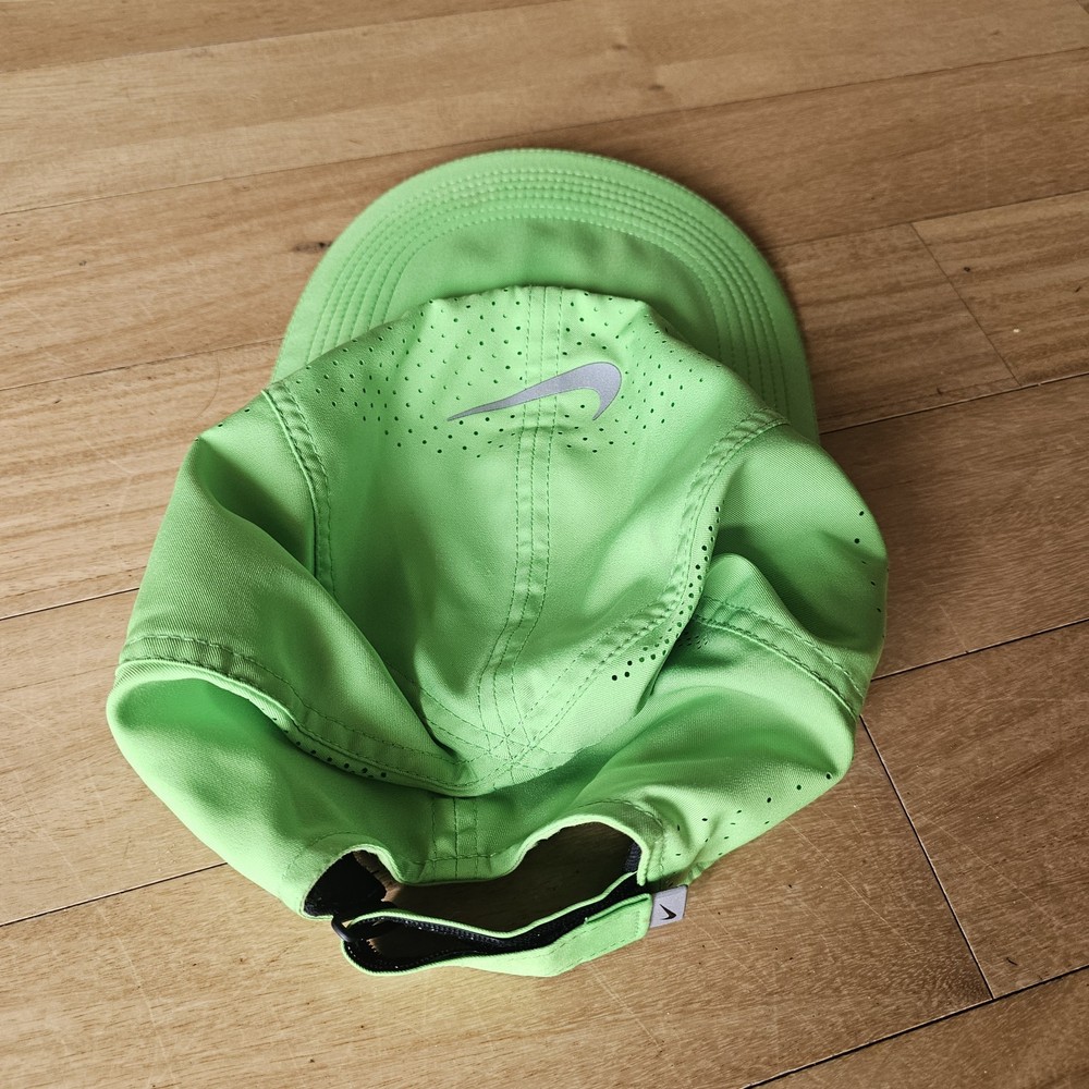 Nike Featherlight Dri-FIT Green Adjustable Baseball Cap Breathable One Size