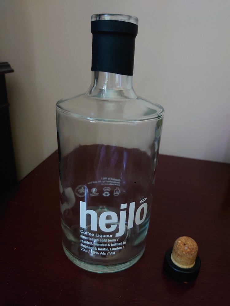 empty alcohol bottle for upcycling, craft, display, centrepiece, décor (Hejlo)