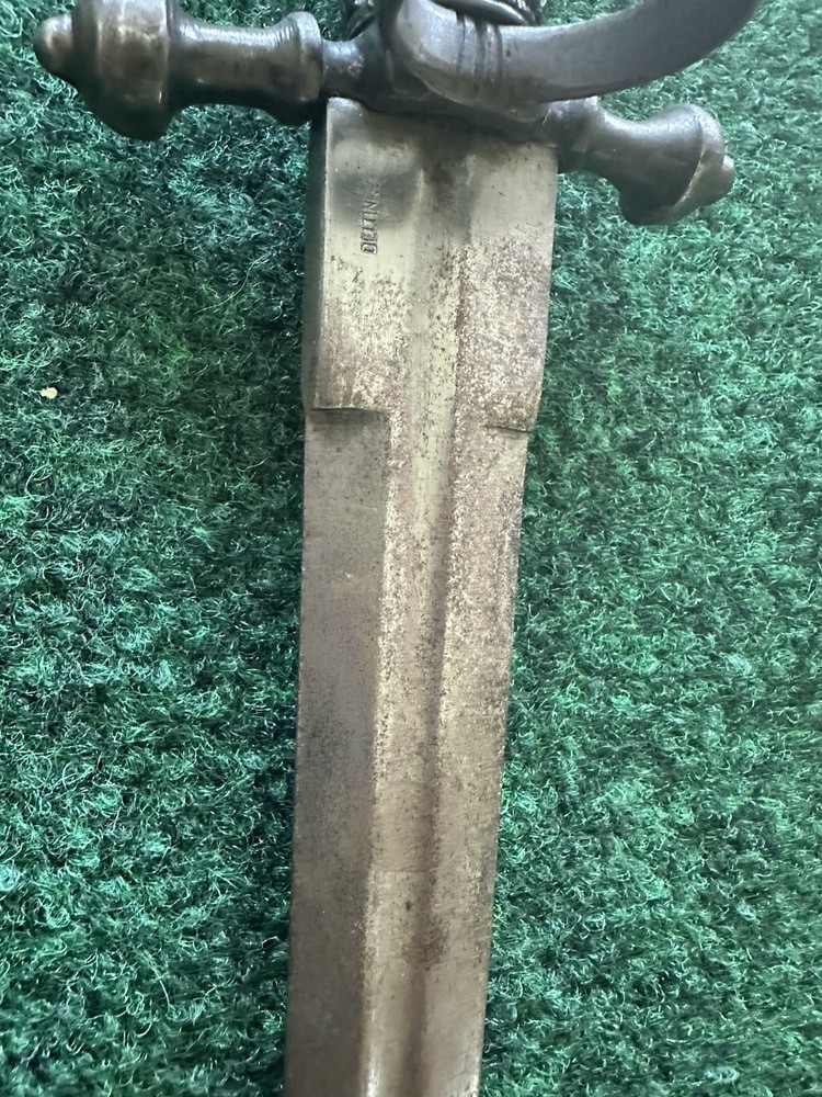 DEL TIN MADE PARRYING DAGGER