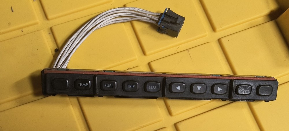 FREIGHTLINER 22-45710-001 KEYPAD-8 BUTTON