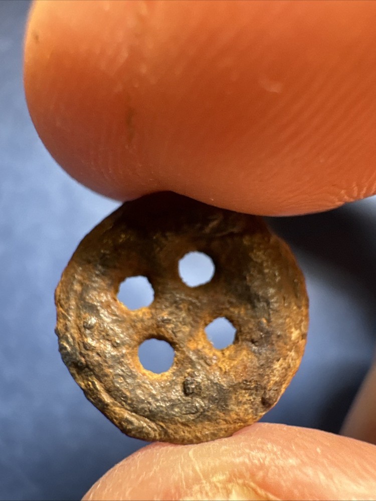 Colonial Era Button Found In Virginia Flat Button #69