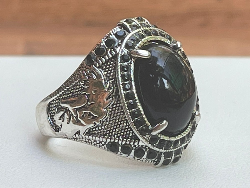 Men's ring with an eagle design and stones/yu145