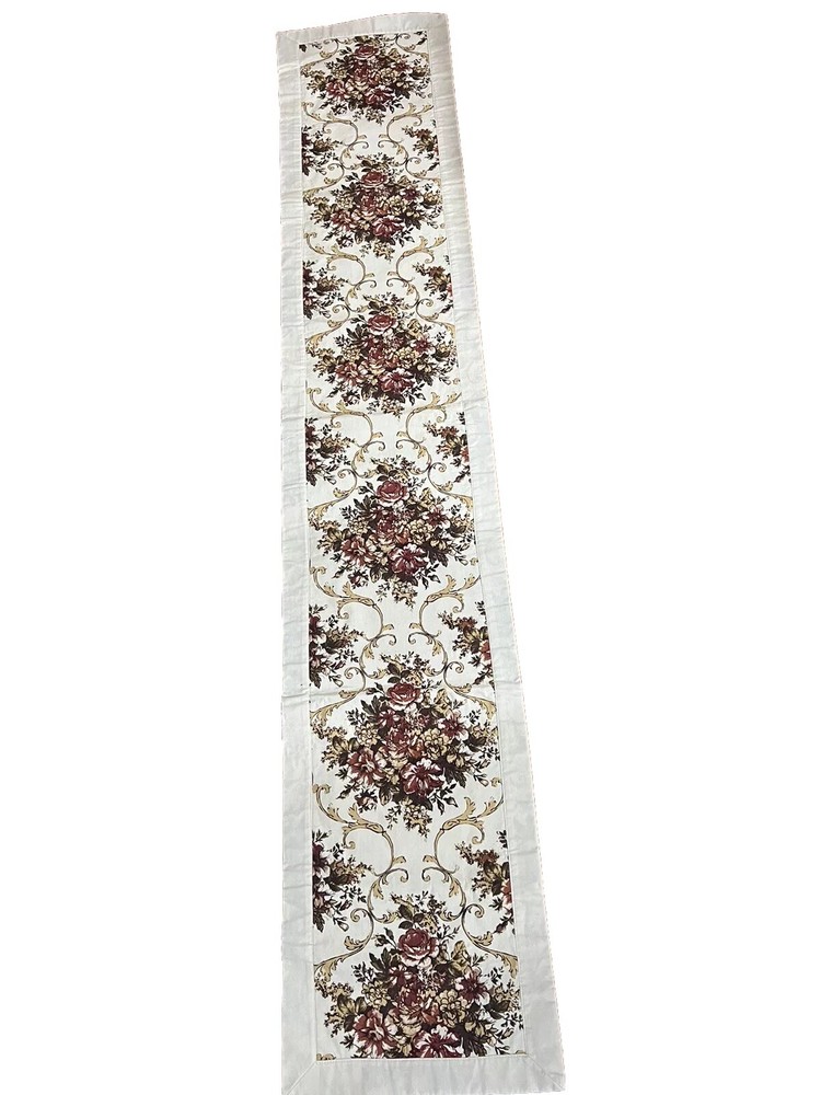 Vintage Table Runner And 4 Placemats