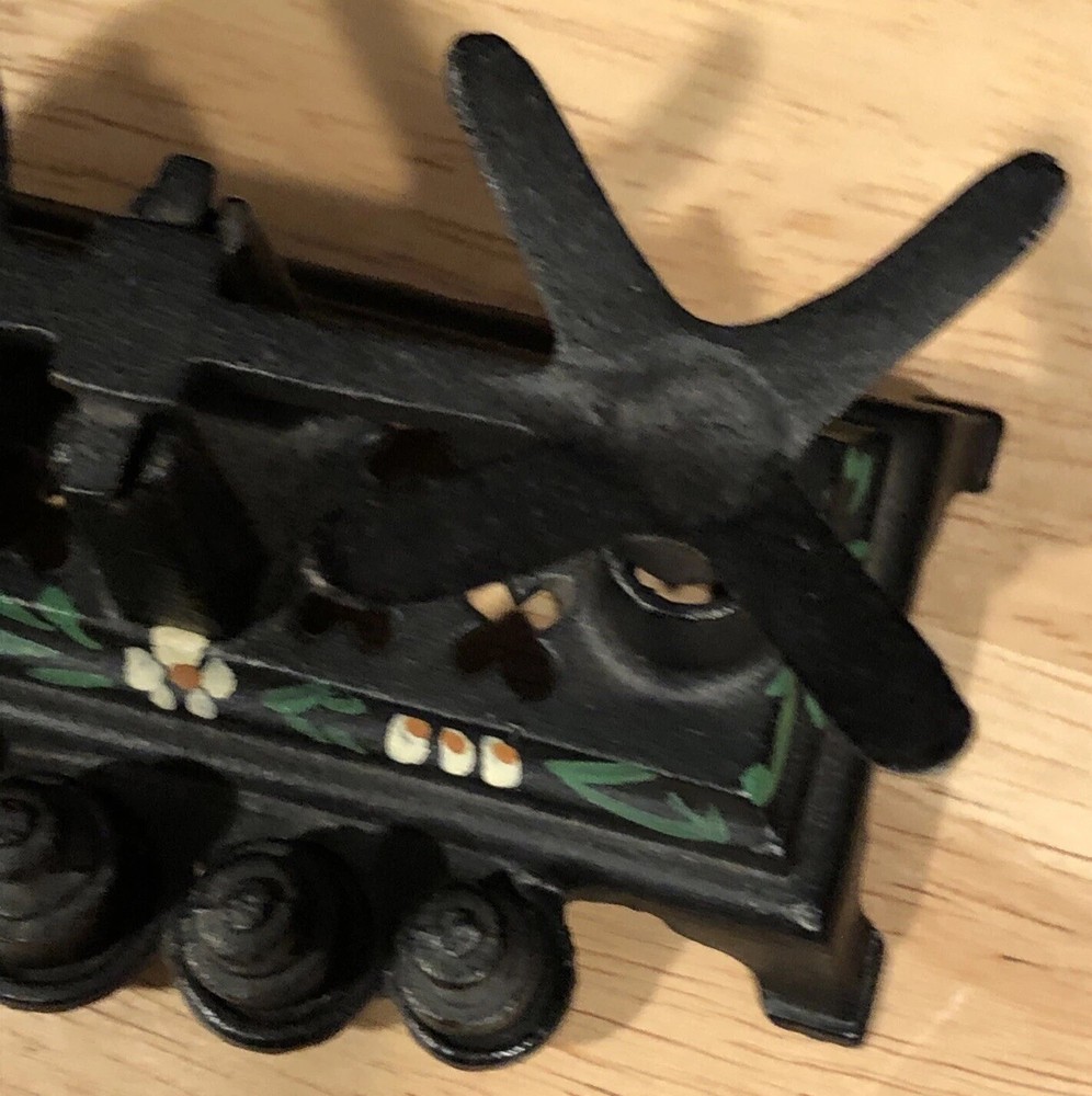 Vintage Miniature Cast Iron Scale With 4 Weights 5”