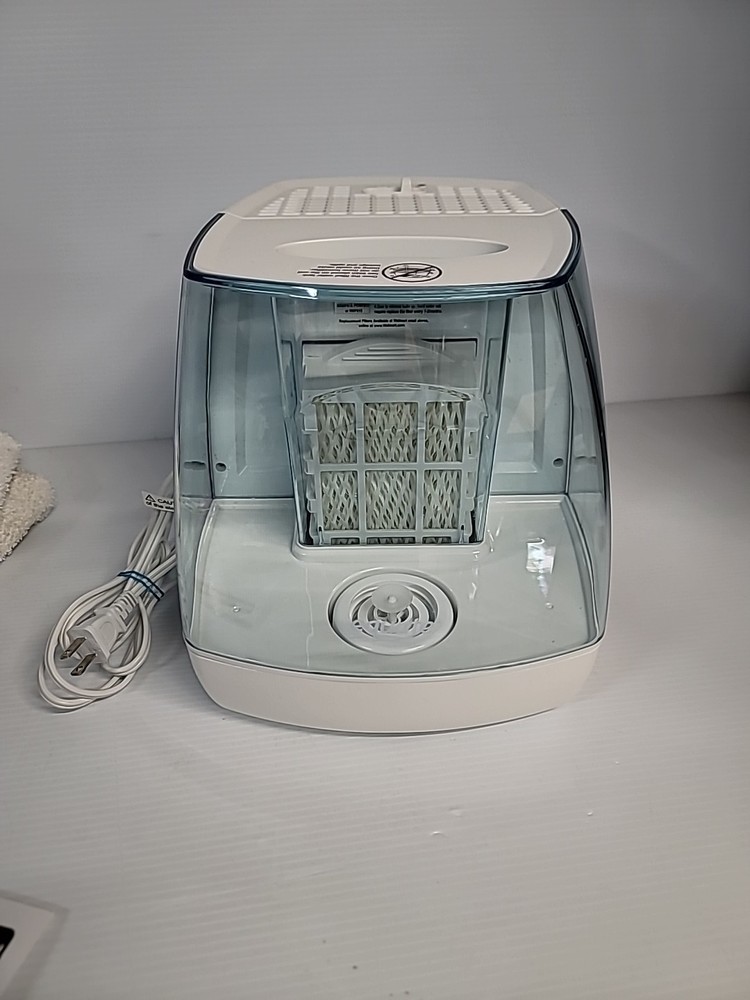 Equate Invisible Cool Mist Humidifier Model EQ 2109-UL