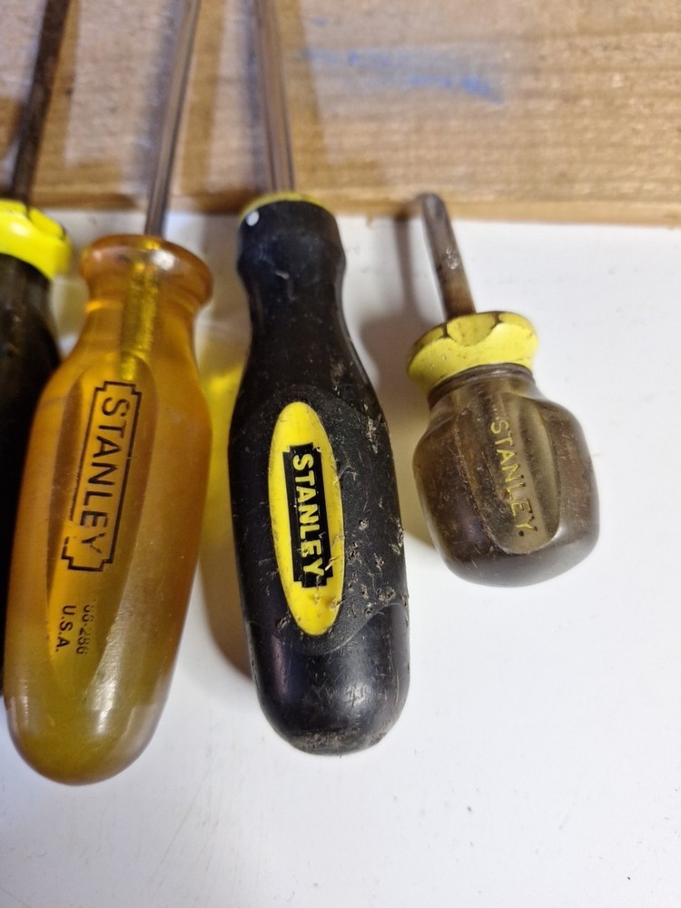 Lot Of Stanley Screwdrivers Workmaster
