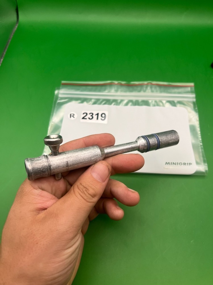 Autococker Bolt