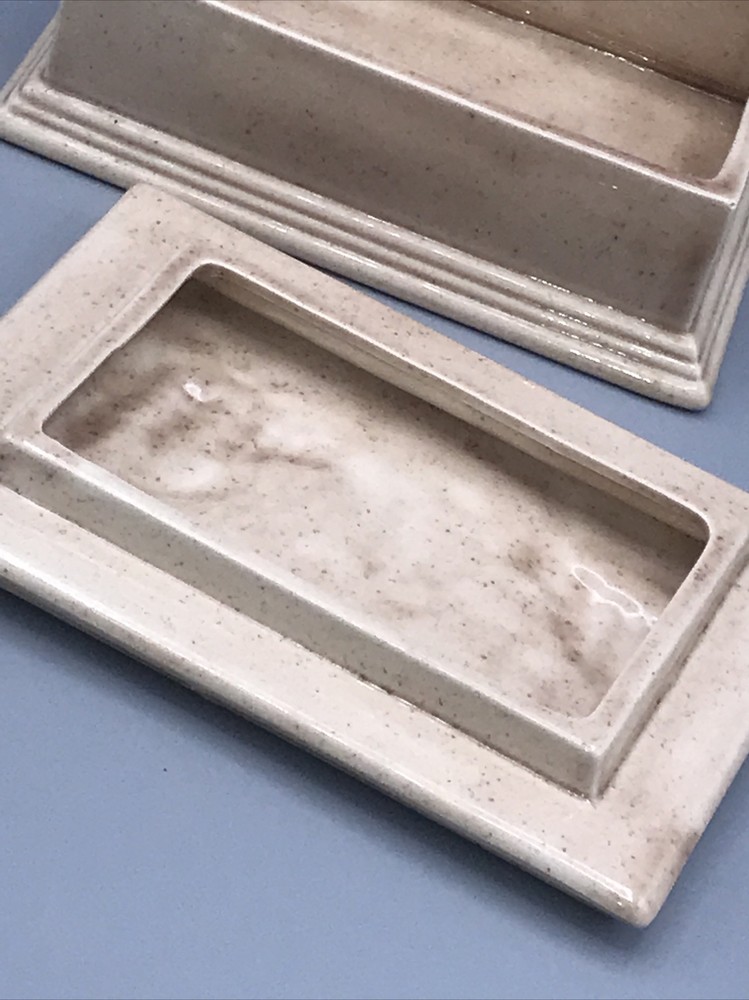 Hershey Molds Ceramic Jewerly Beige Box, 1981. Beautiful.