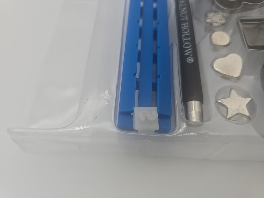 Walnut Hollow Clay Embossing Set -