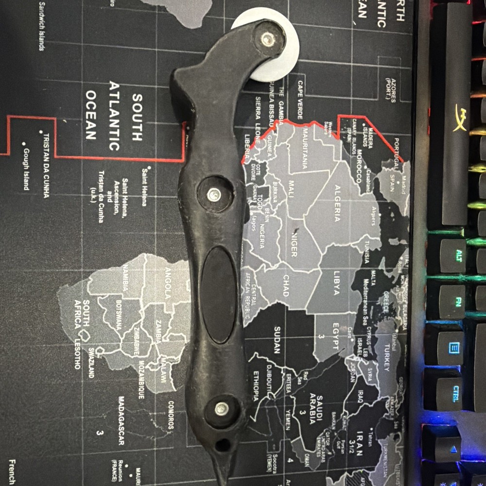 Black Plastic Window Screen Spline Roller Tool, Easy To Install USED