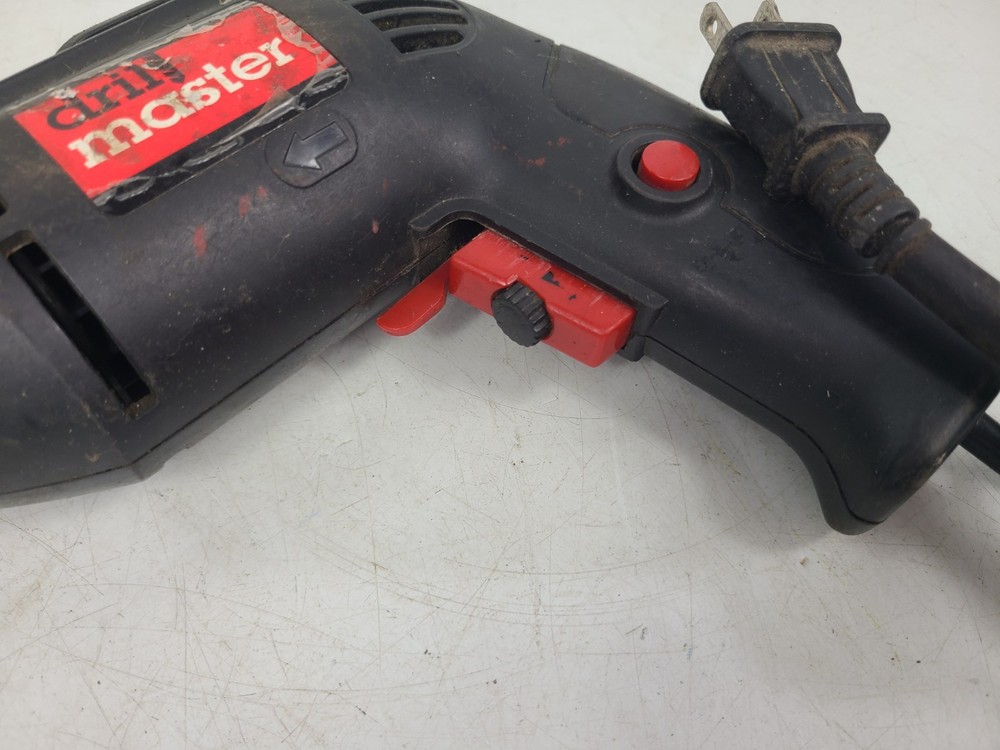 DRILL MASTER 3/8" VARIABLE SPEED REVERSIBLE DRILL 03670 (TESTED)