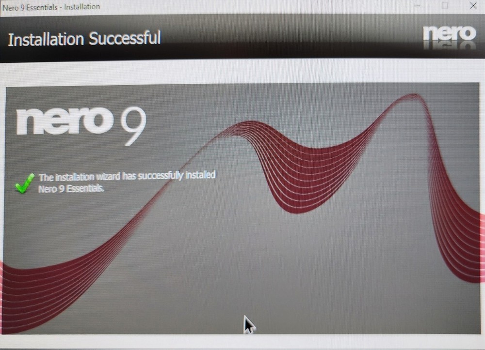 NERO MULTIMEDIA SUITE 9 ESSENTIAL and SATA data cable bundle