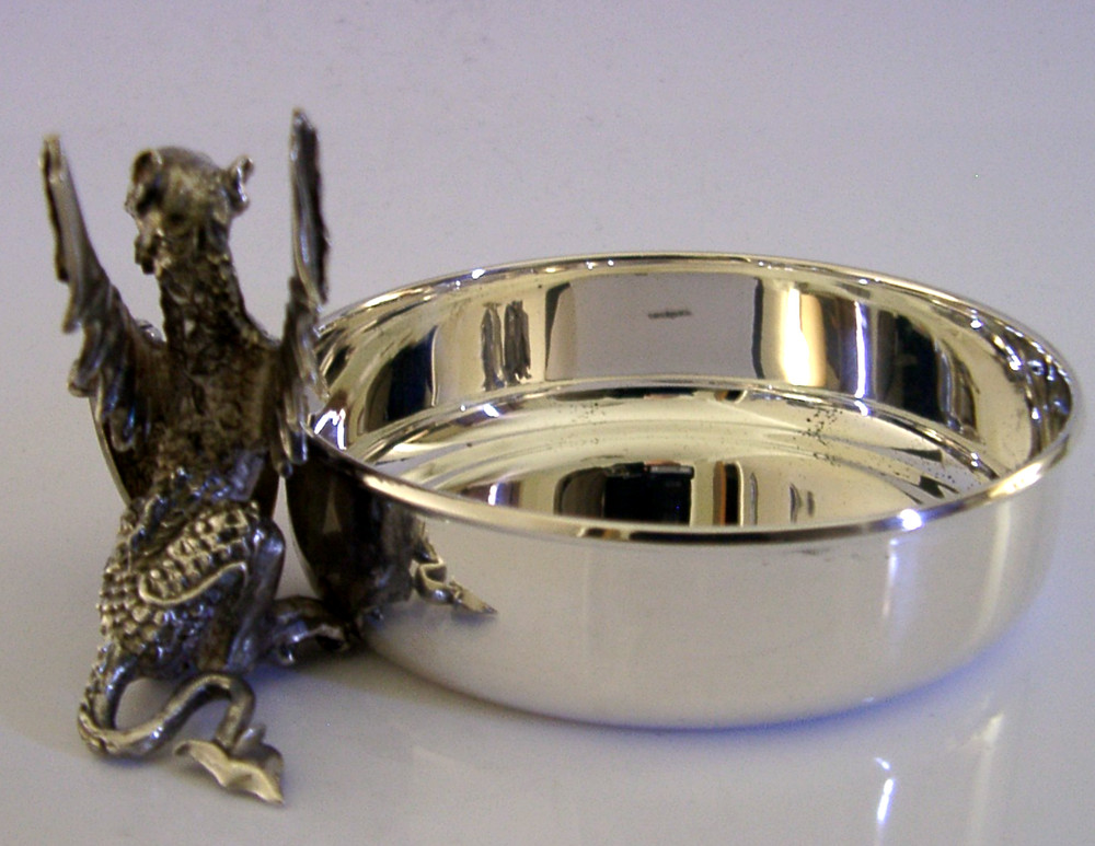 GRANT MACDONALD SOLID STERLING SILVER CAST DRAGON DISH 2009 102g