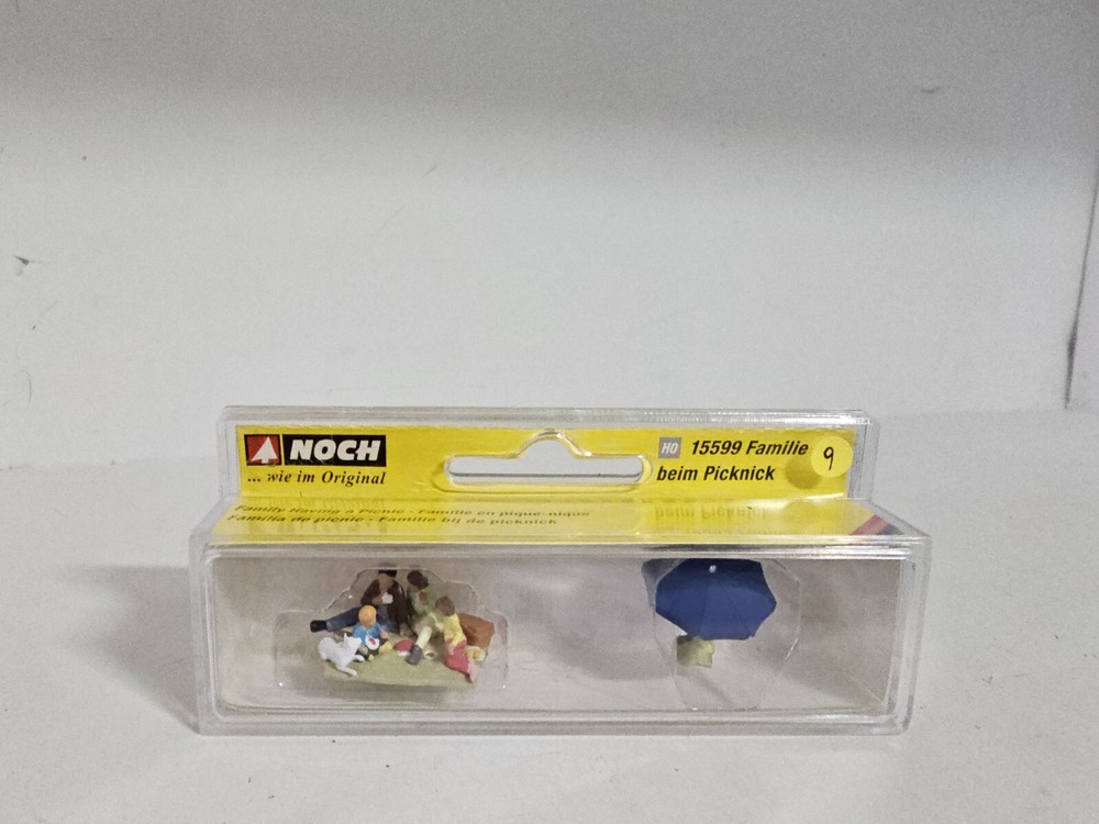 Noch Picnic Figures 15599 HO Scale