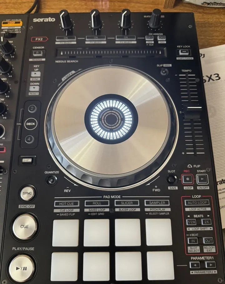 Pioneer DDJ-SX3 Digital DJ Controller