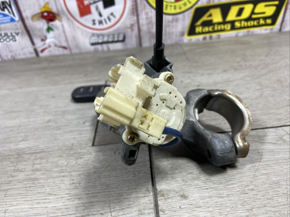 2003-2008 Pontiac Vibe Ignition With Key