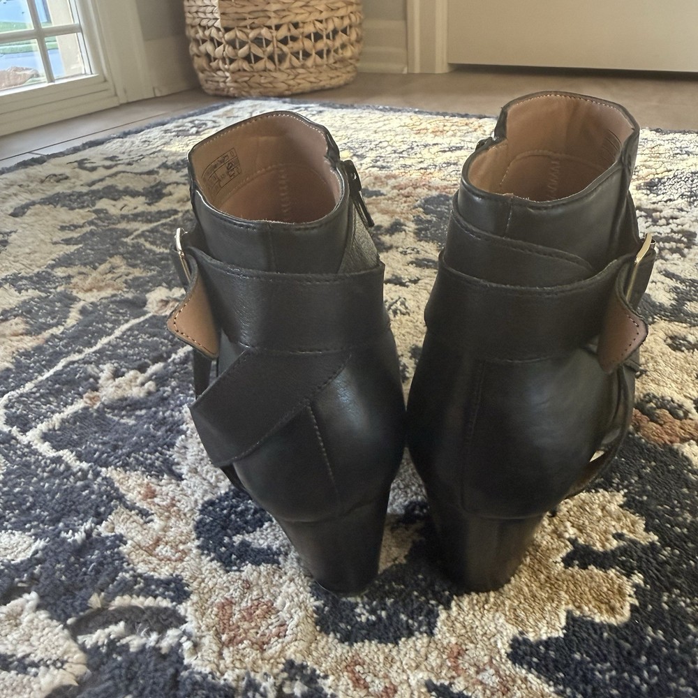 Vionic Trinity Black Leather Ankle Boots 9.5 Block Heel Buckle Booties
