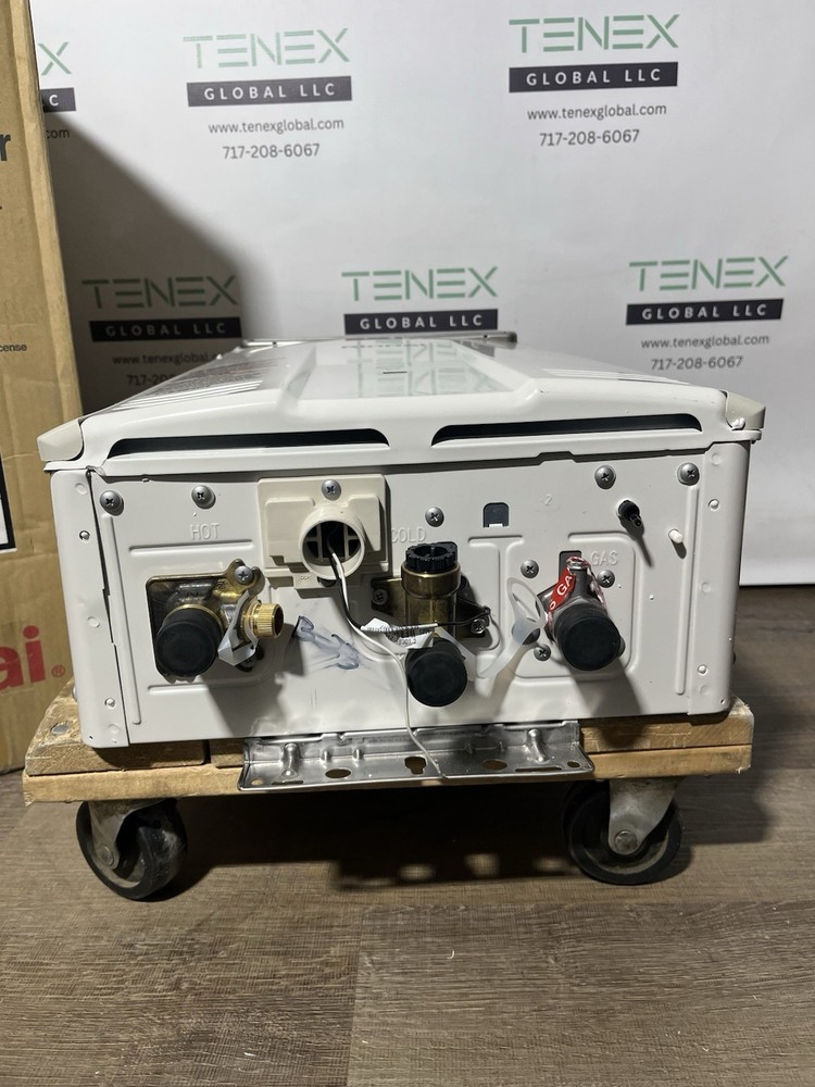 Rinnai V53DeN Outdoor Tankless Water Heater 120k BTU Natural Gas (B-23 #1548)