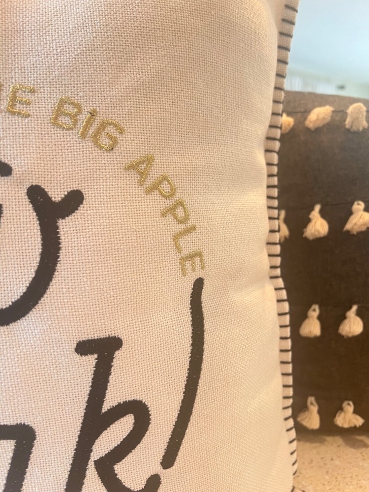 NEW YORK THEME PILLOWCASE- BIG APPLE